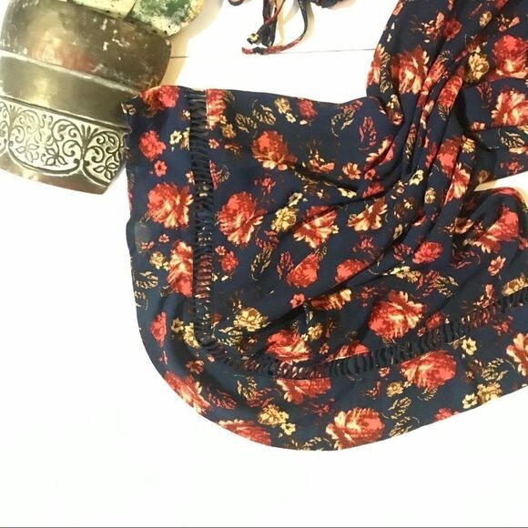 Lily White prairie Dress Size Small Navy Floral - Picture 7 of 8